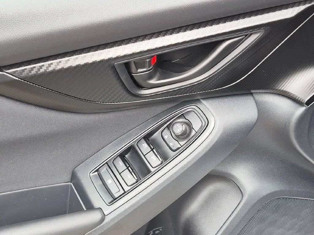 Used 2020 Silver Subaru Base image 10