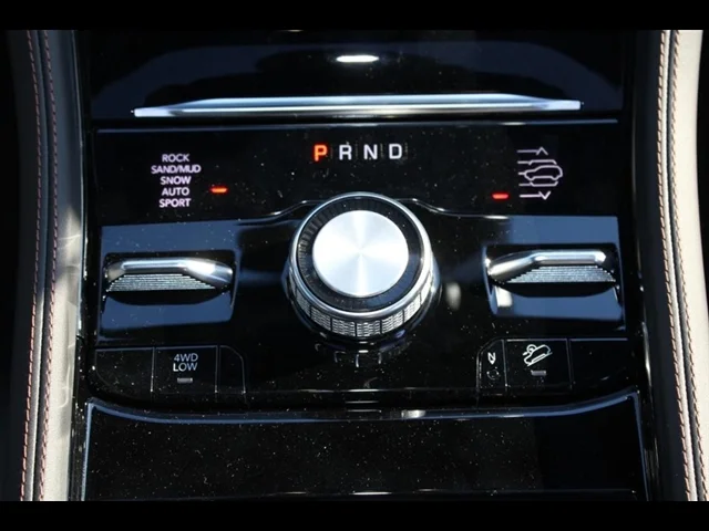 Used 2022 Diamond Black C Jeep Summit Reserve 4xe image 19