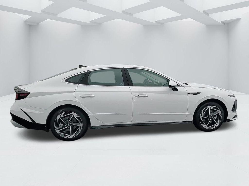 New 2026 White Hyundai SEL Sport image 4