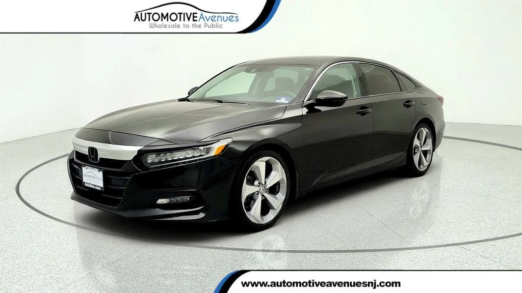 2019 Honda Accord 2.0T Touring Auto's photo