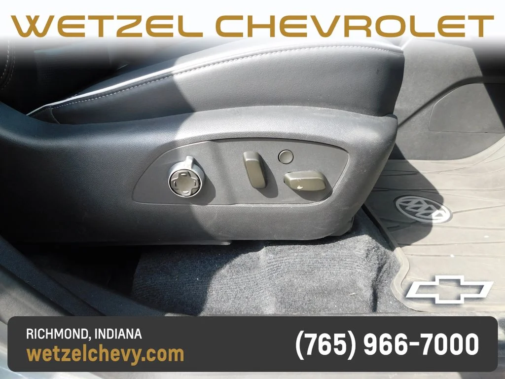 Used 2025 Gray Buick Avenir image 19