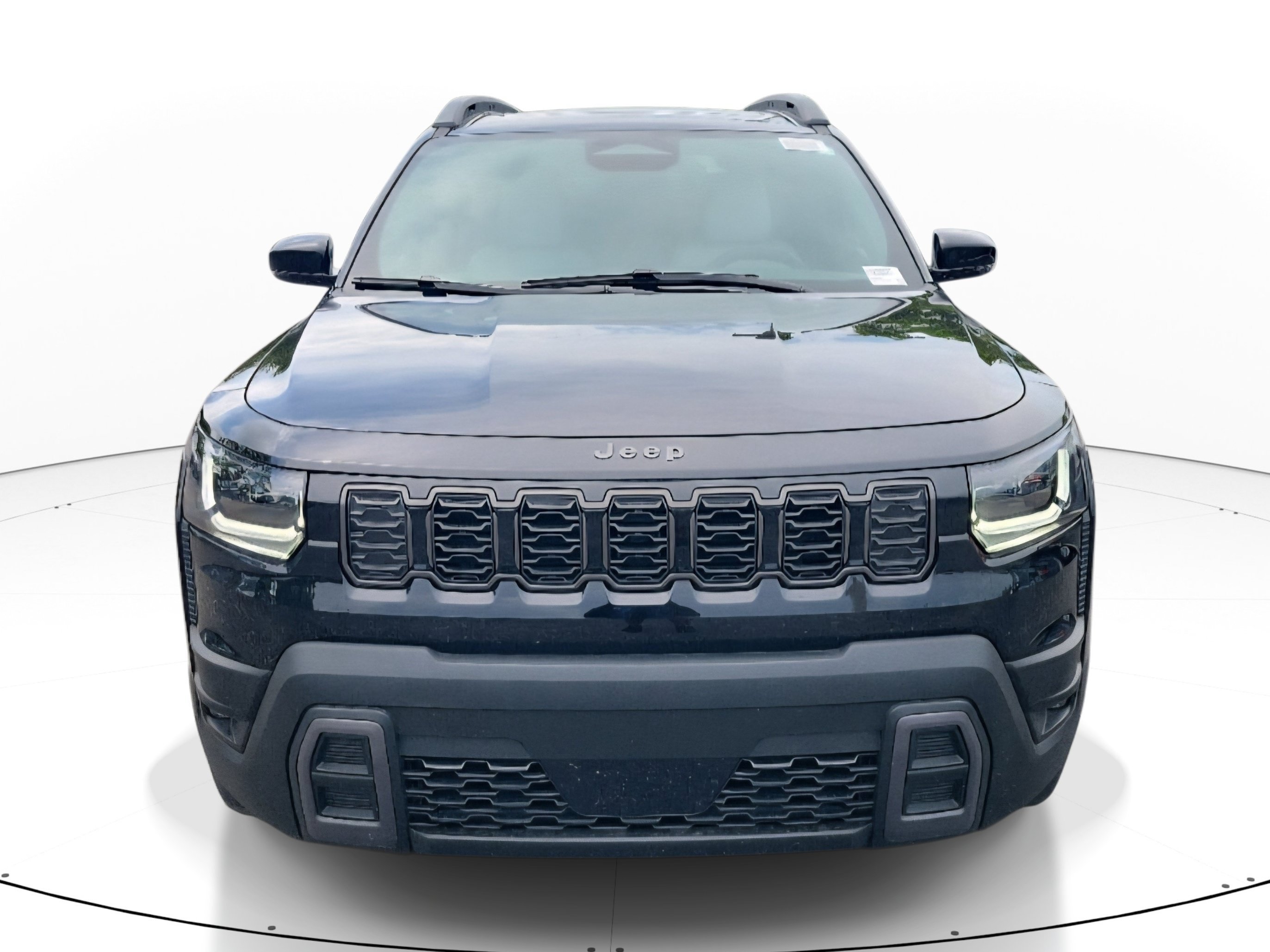 New 2026 Diamond Black Crystal Pearl-Coat Exterior Paint Jeep Limited image 2