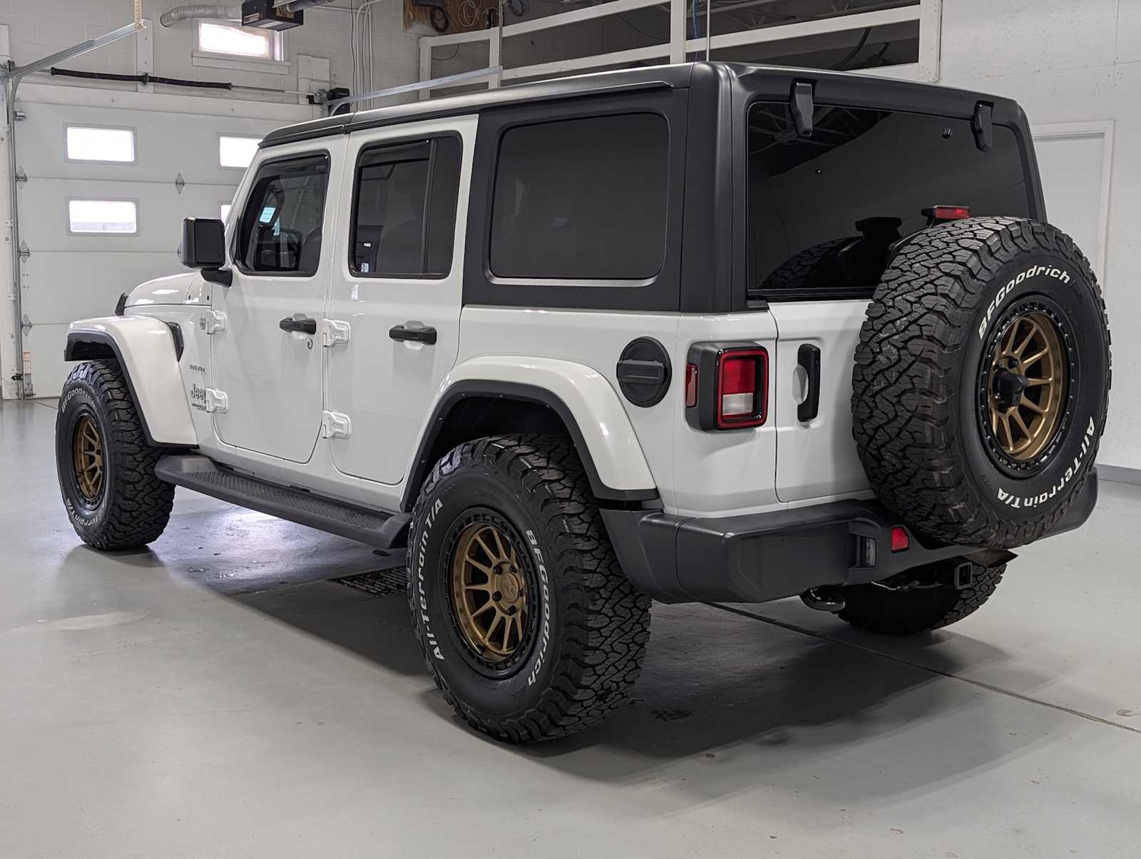 2022 Jeep Wrangler Unlimited Sahara - Photo 10
