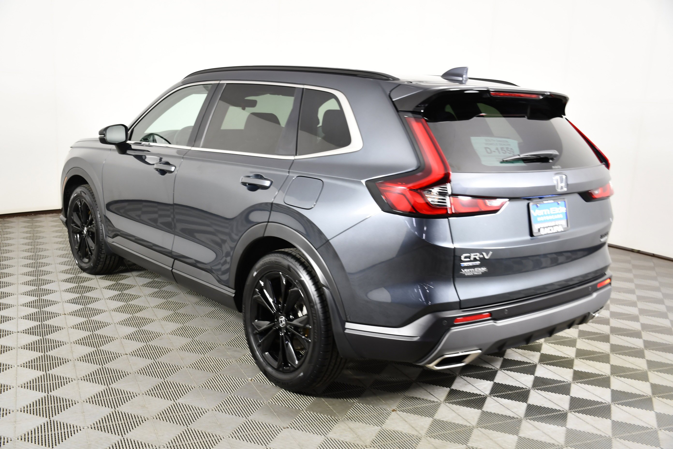 Used 2025 Meteorite Gray Metallic Honda Sport Touring image 8