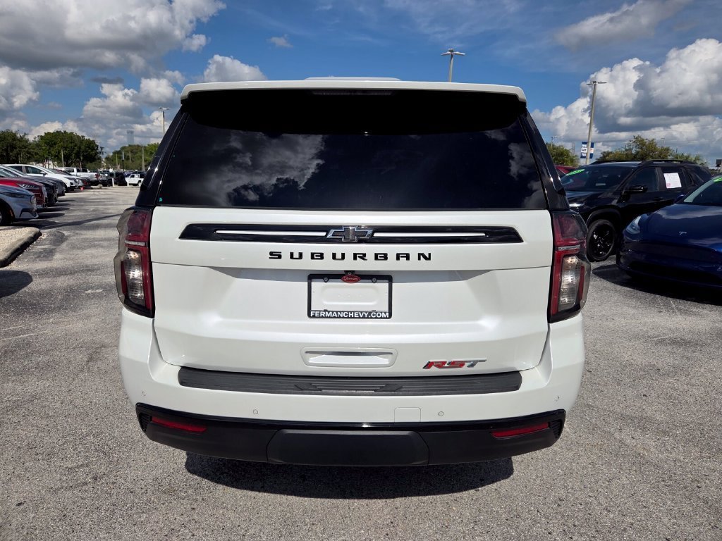 2023 Chevrolet Suburban RST - Photo 14