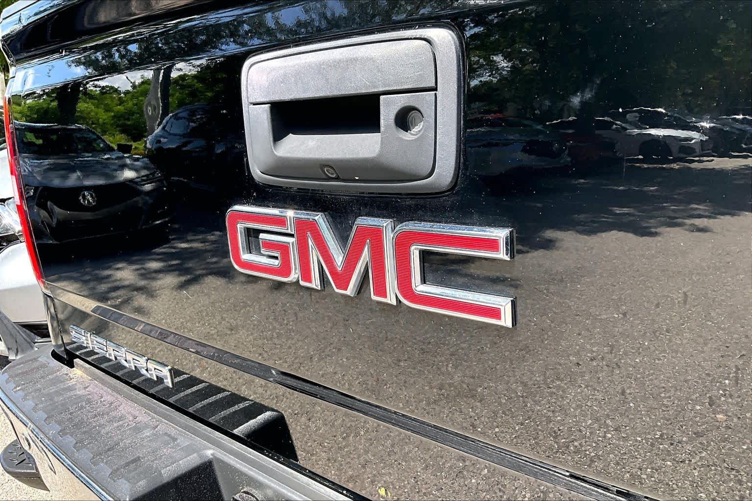 Used 2014 Onyx Black GMC SLT image 31