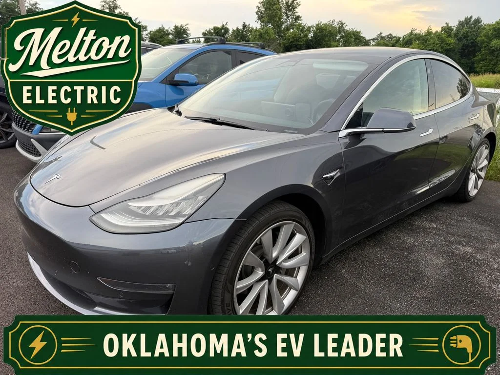 Used 2019  Tesla Long Range image 1