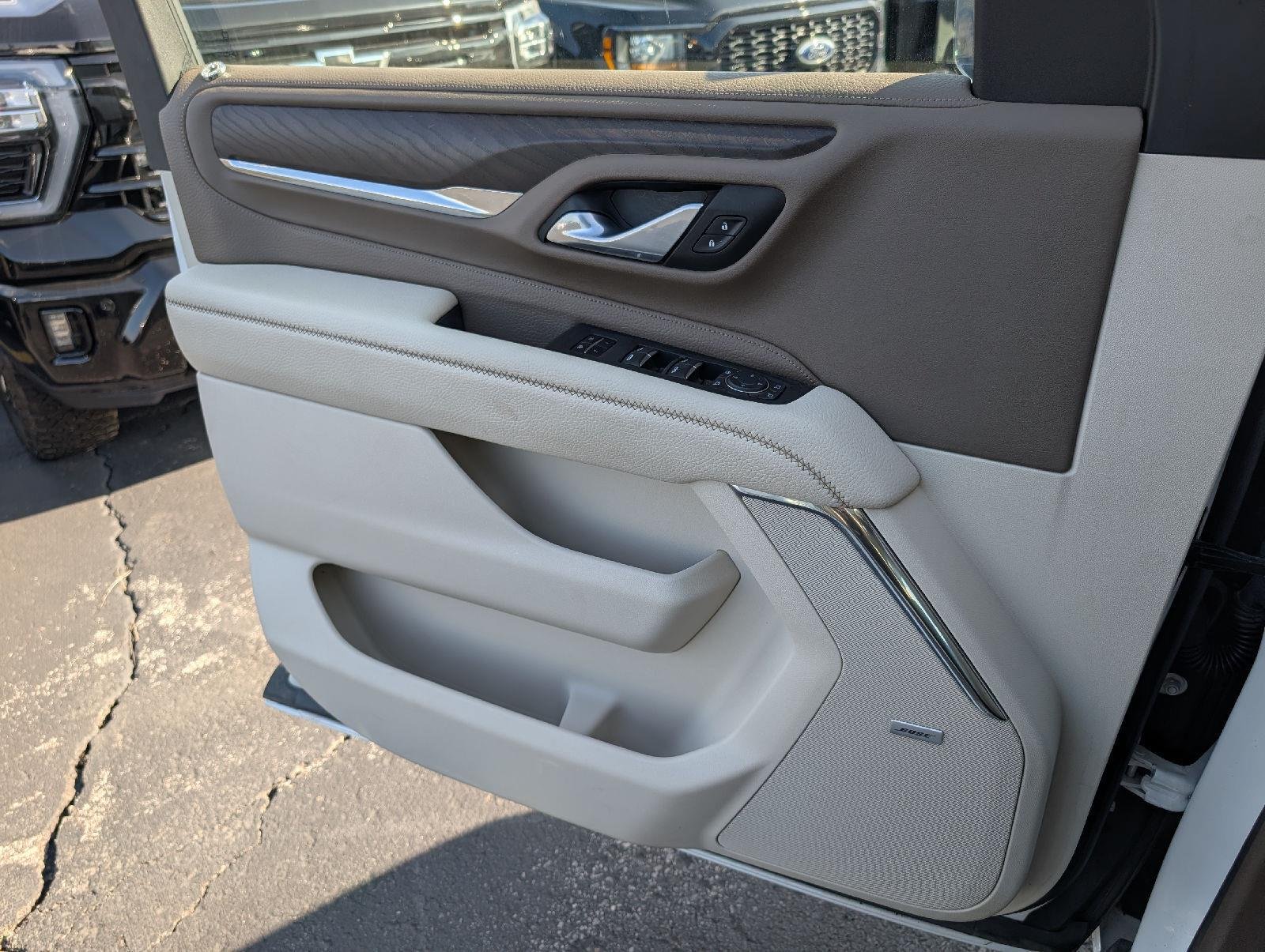 Used 2023 White Frost Tricoat GMC Denali image 14