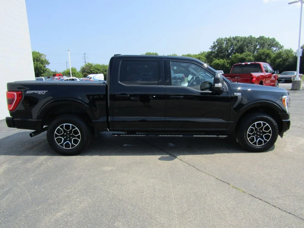 Used 2023 Agate Black Metallic Ford XLT image 10