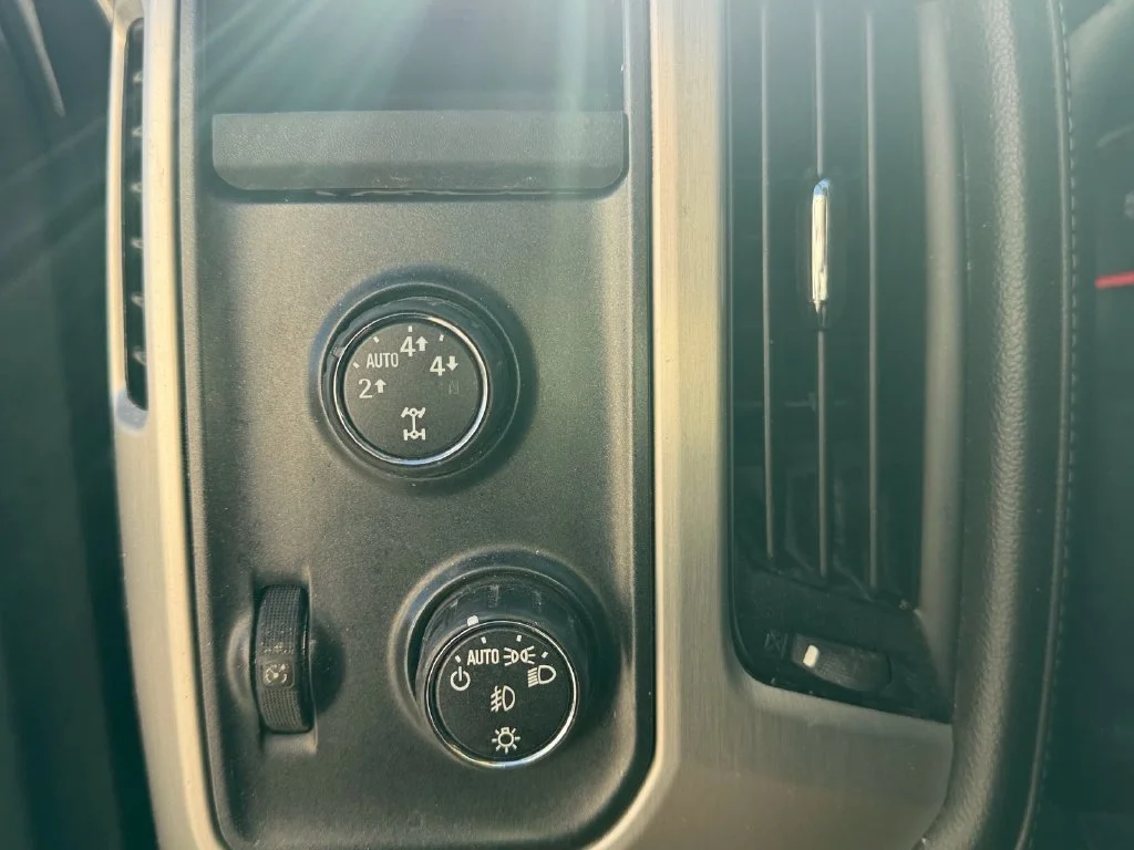 Used 2015 Blue GMC SLE image 12