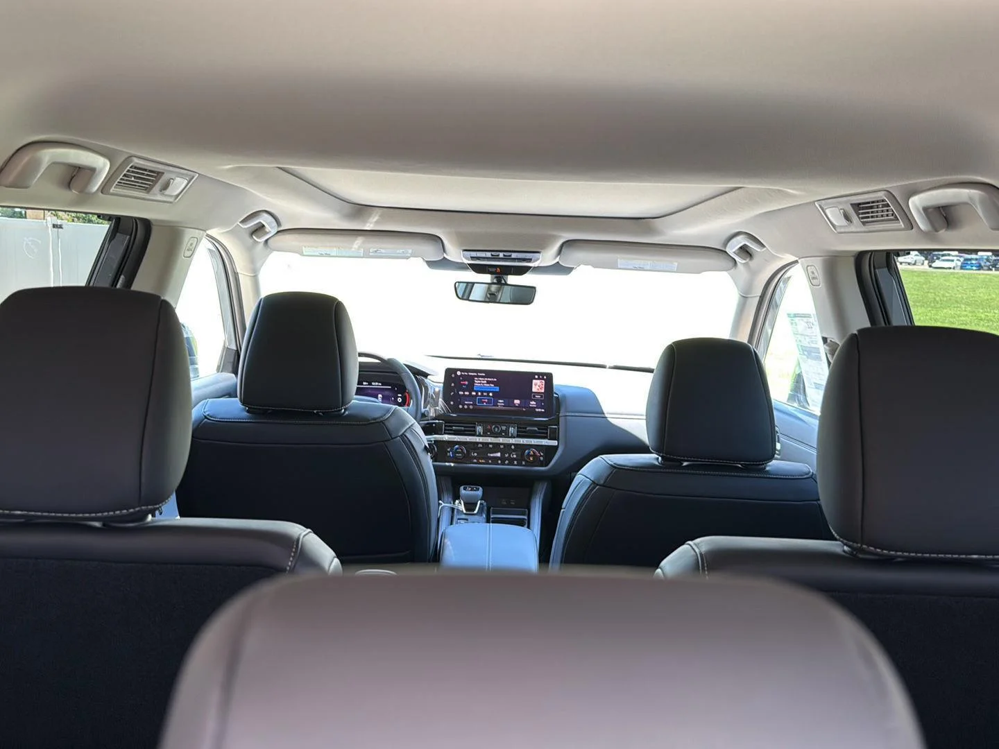 New 2026 Boulder Gray Pearl/Super Black Nissan Platinum image 16