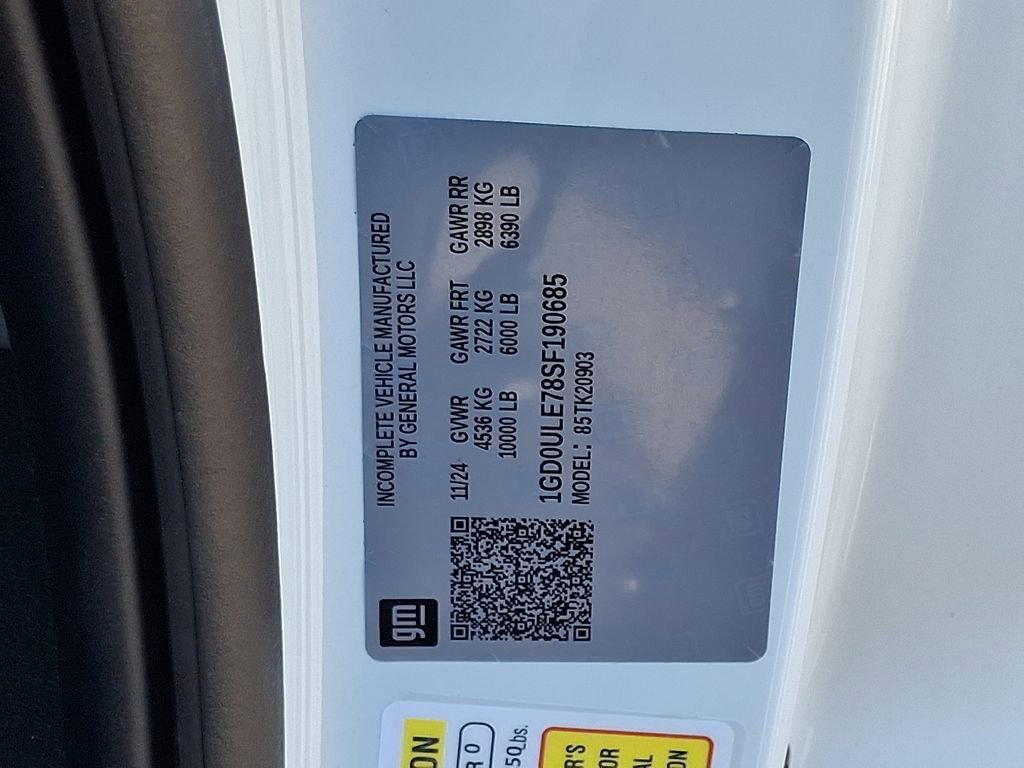 New 2025 Summit White GMC Pro image 10