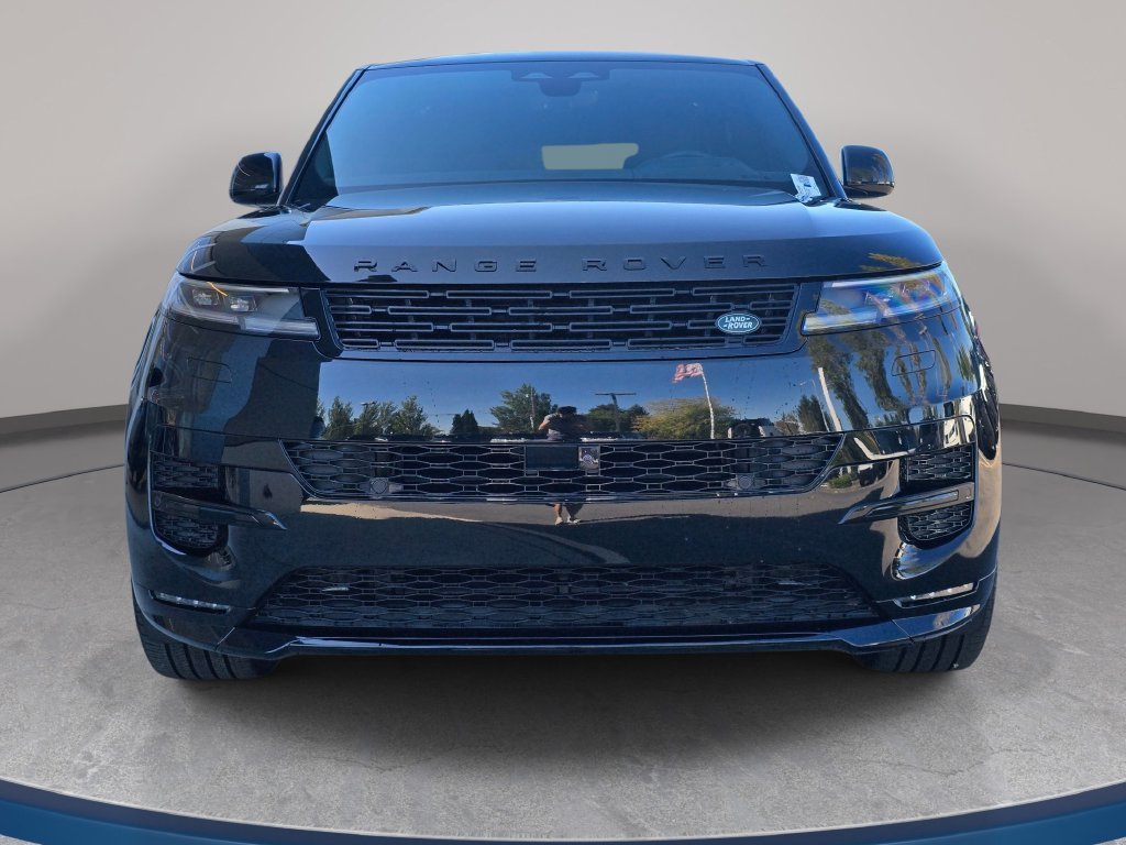 Certified Used 2025 Black Land Rover Dynamic SE image 2