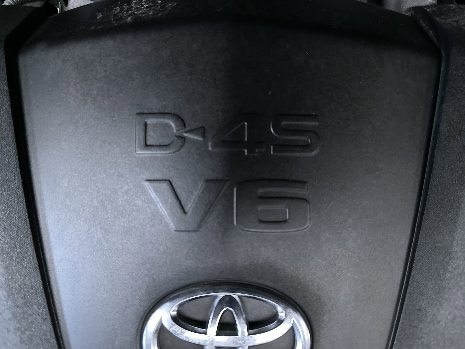 Used 2017 Midnight Black Metallic Toyota LE image 28