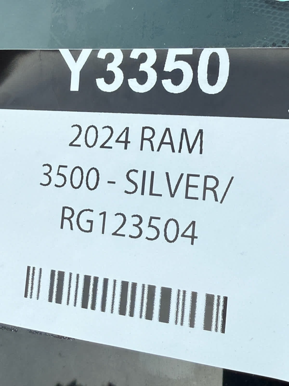 Used 2024 Billet Silver Metallic Clearcoat Ram Laramie image 26
