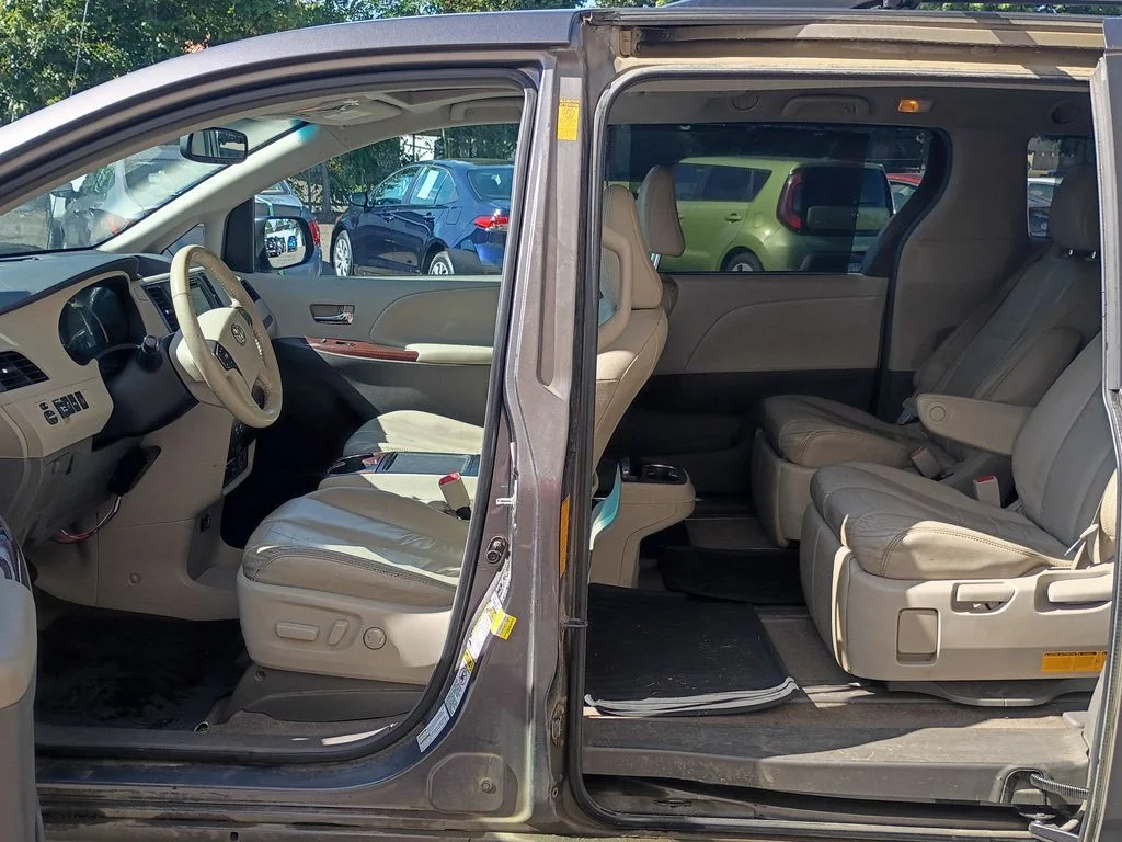 Used 2014 Predawn Gray Mica Toyota XLE image 16