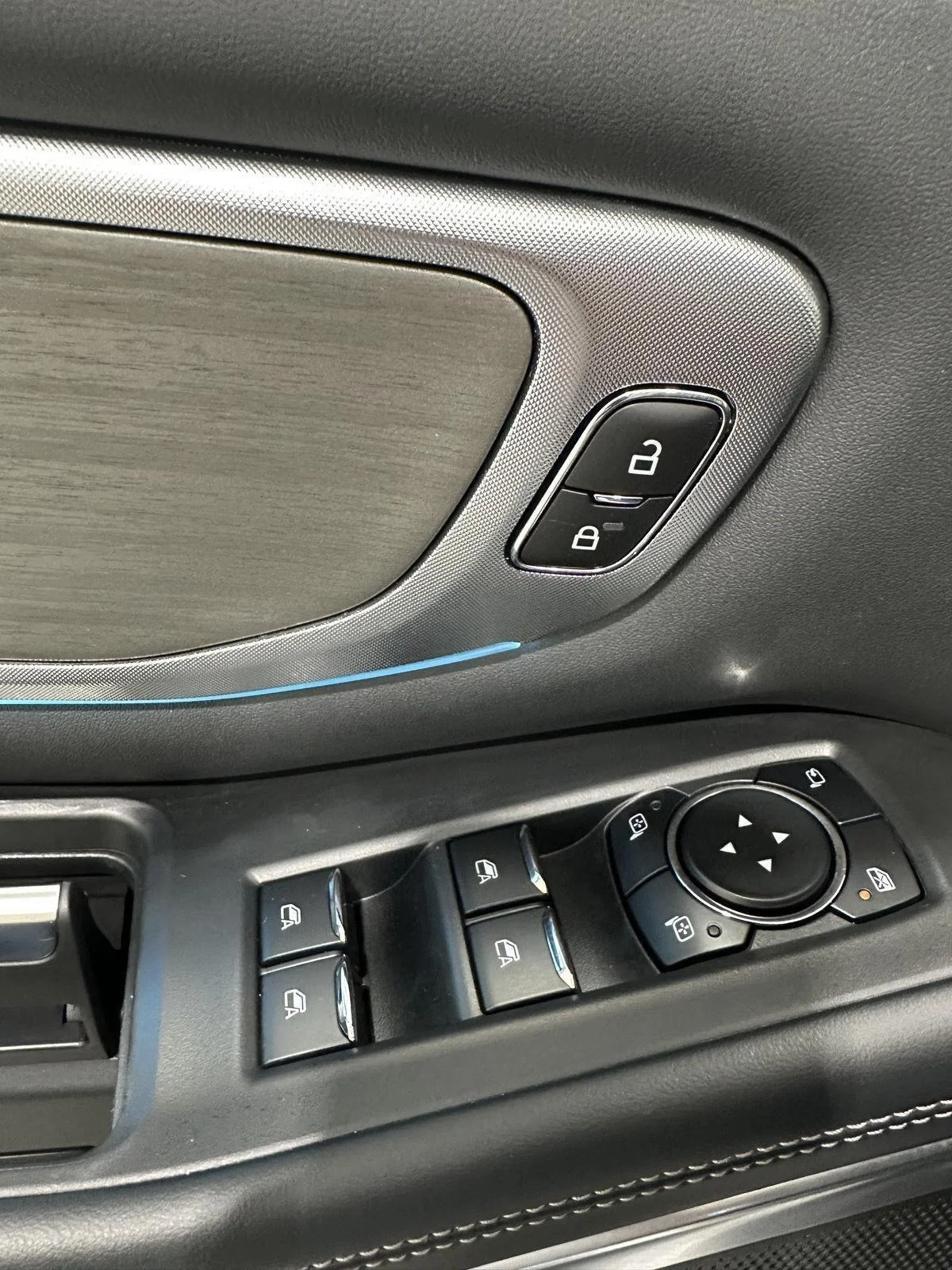 Used 2025 Oxford White Ford Platinum image 18