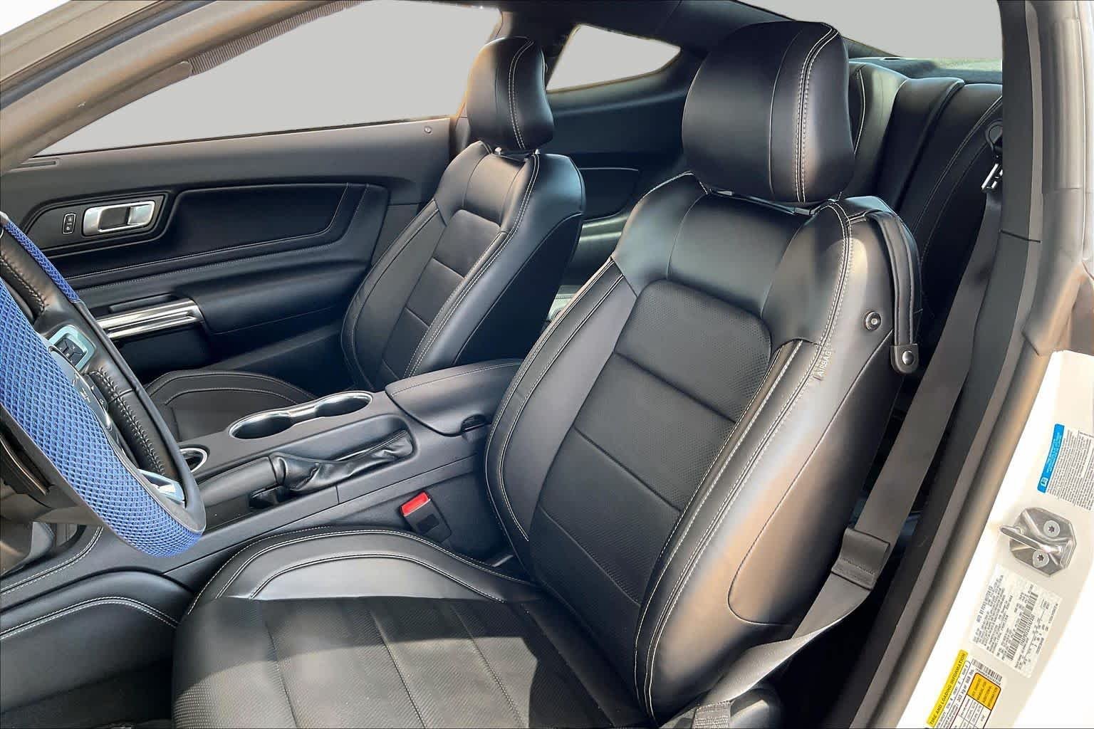 Used 2020 Oxford White Ford GT Premium image 9