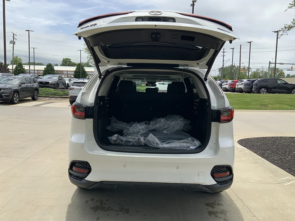 New 2026 Rhodium White Premium Mazda 3.3 Turbo Preferred image 6