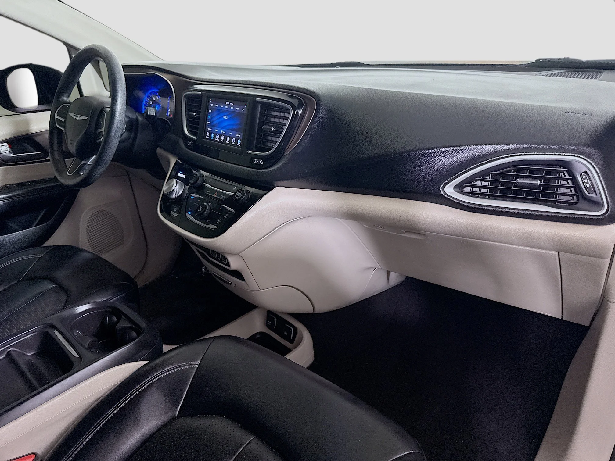 Used 2021 Granite Crystal Metallic Clearcoat Chrysler LXI image 26