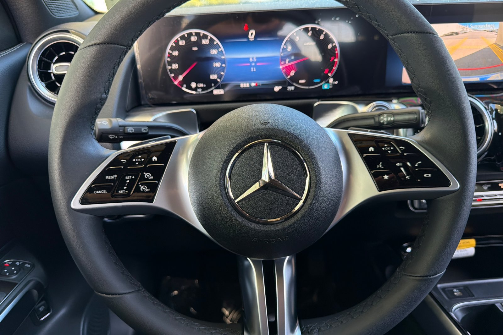 New 2026 Mountain Grey Metallic Mercedes-Benz GLB 250 image 19