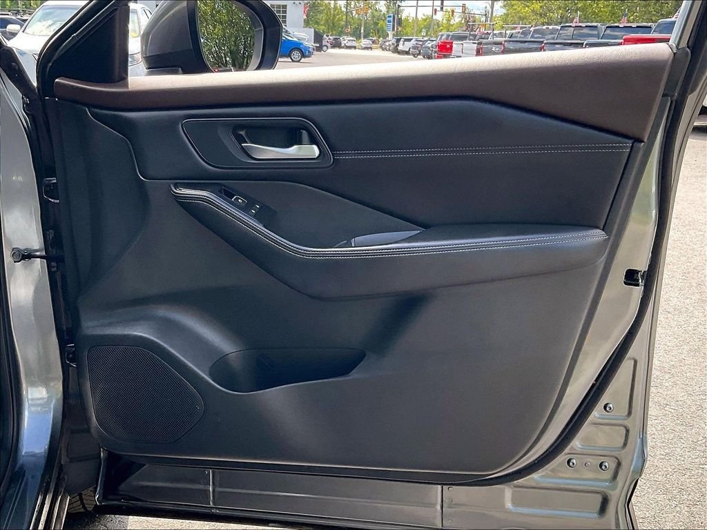 Used 2023 Gray Nissan SL image 26