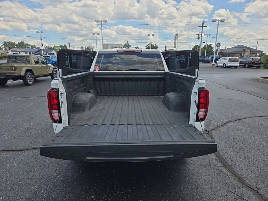 Used 2023 White GMC Pro image 22
