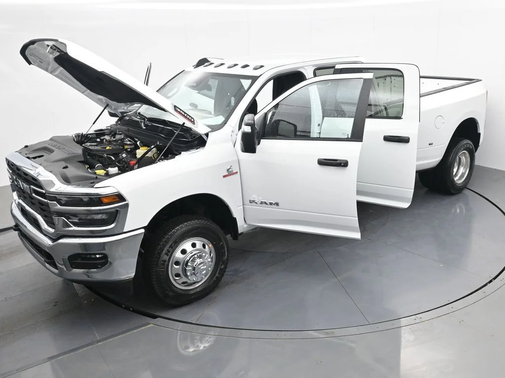 New 2026 Bright White Clear-Coat Exterior Paint RAM Big Horn image 44