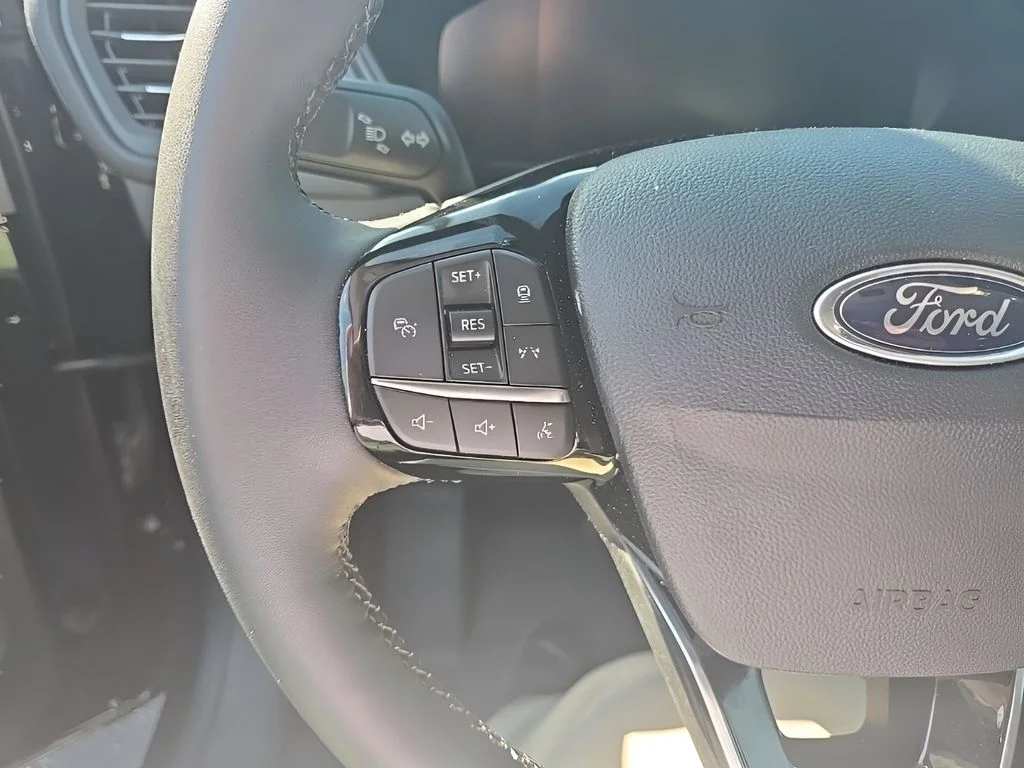 Used 2025 Black Ford Active image 43