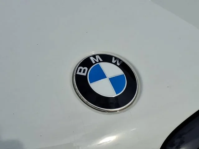 Used 2021 White BMW M50i image 27