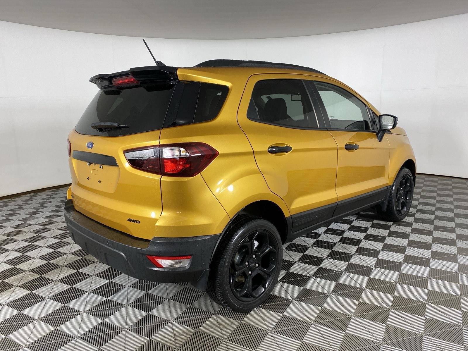 Used 2022 Luxe Yellow Ford SES image 7