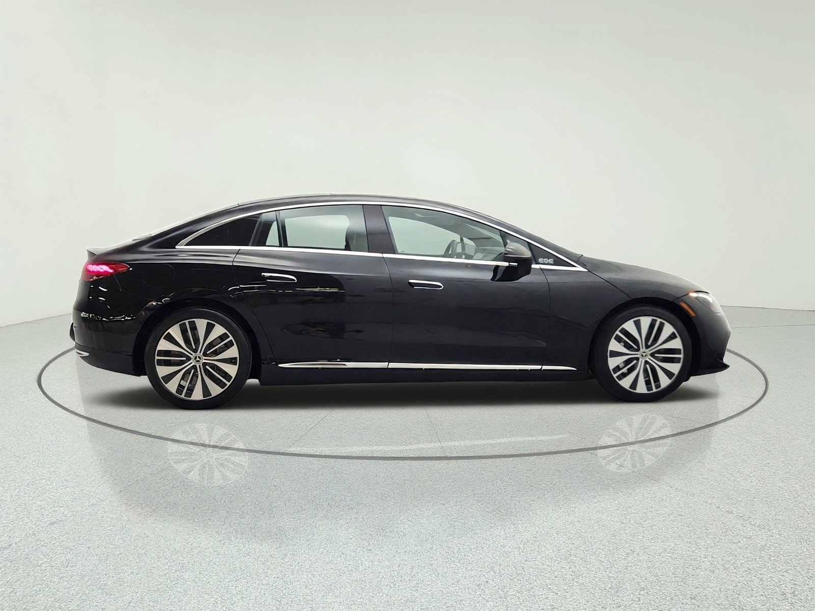 Used 2023 Obsidian Black Metallic Mercedes-Benz EQE 350 4MATIC®+ Sedan image 4