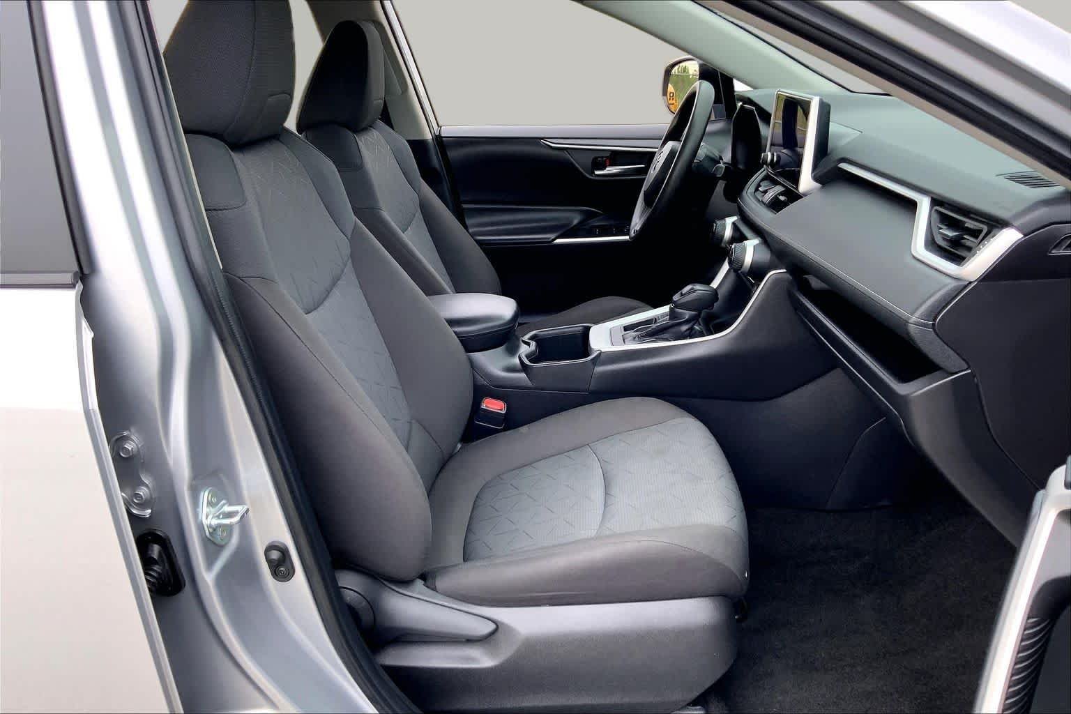 Used 2024 Silver Sky Metallic Toyota XLE image 9