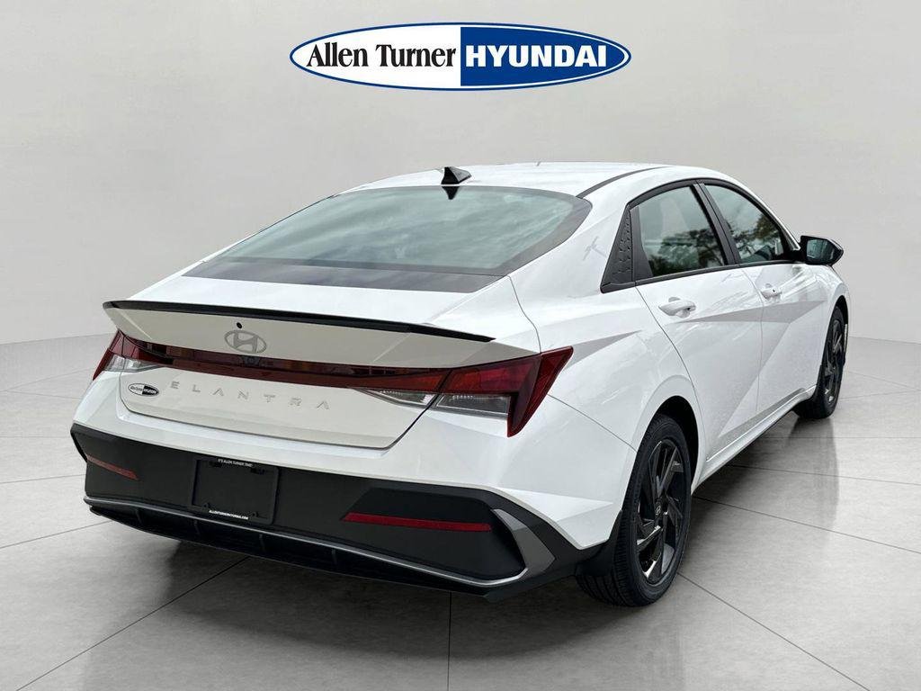 New 2026 Serenity White Hyundai SEL Sport image 6