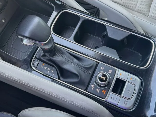Used 2022 White Kia SX image 17