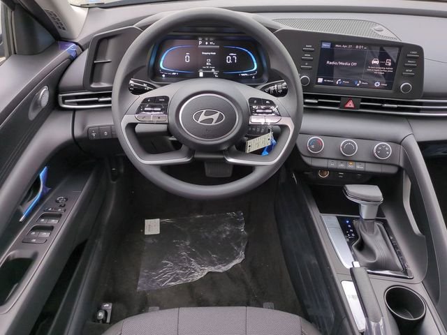 New 2026 White Hyundai SE image 40
