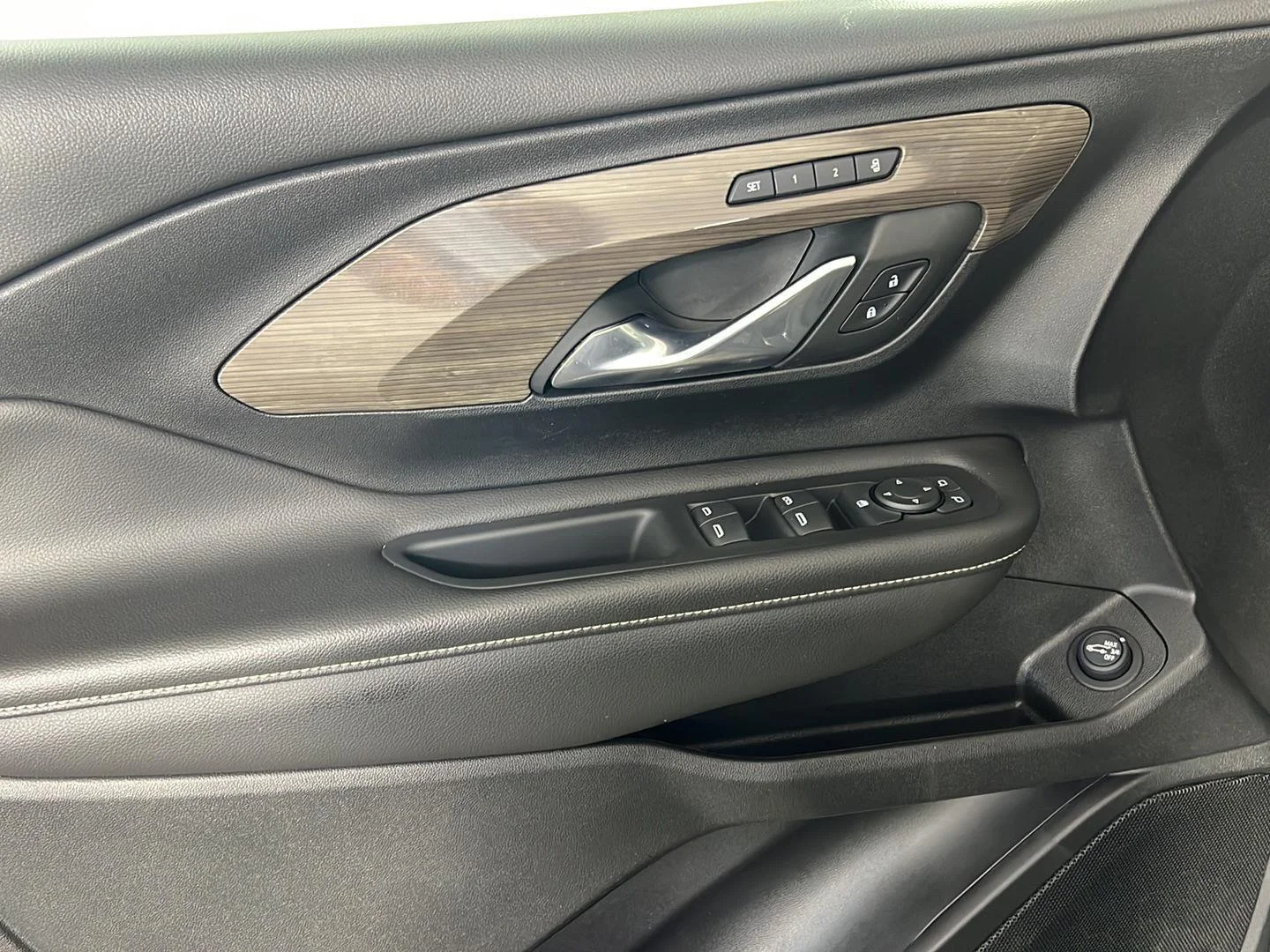 Used 2023 Ebony Twilight Metallic GMC Denali image 17