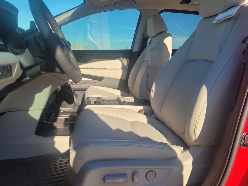 2026 Honda Odyssey EX-L - Photo 14