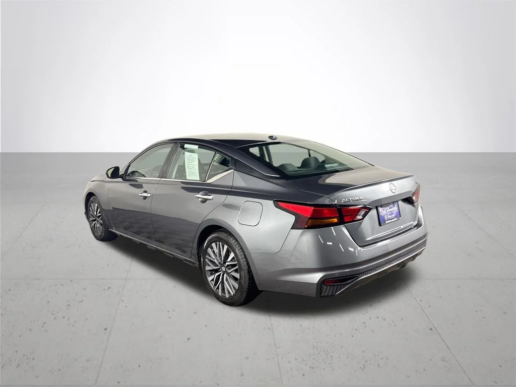 Used 2024 Gray Nissan 2.5 SV image 8
