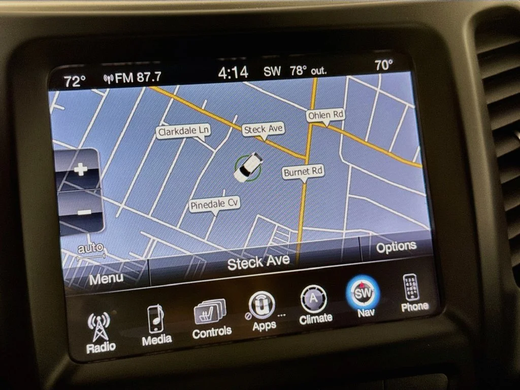 Used 2018 White Jeep Trailhawk image 15