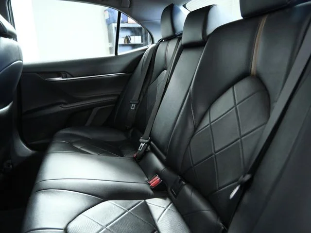 Used 2018 Gray Toyota XLE image 15