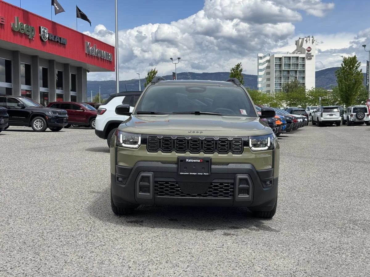 New 2026 41 (pj5) Jeep Laredo image 2