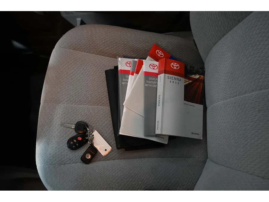 Used 2013 GRAY Toyota LE Mobility Handicap Van image 34