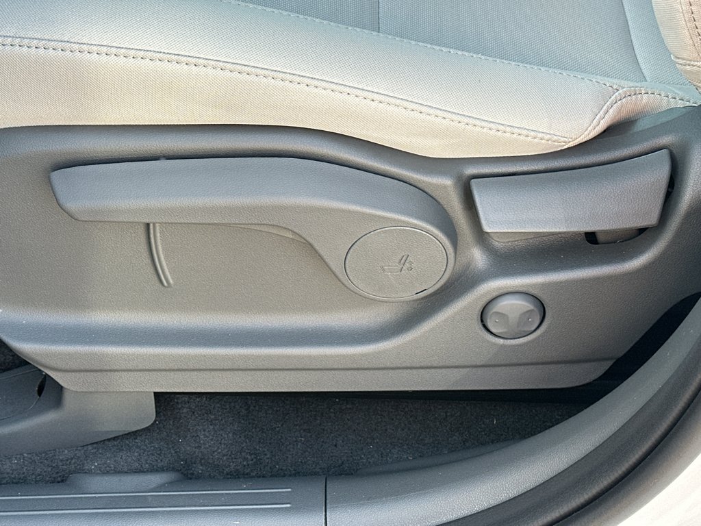 New 2027 Serenity White Hyundai SE image 26