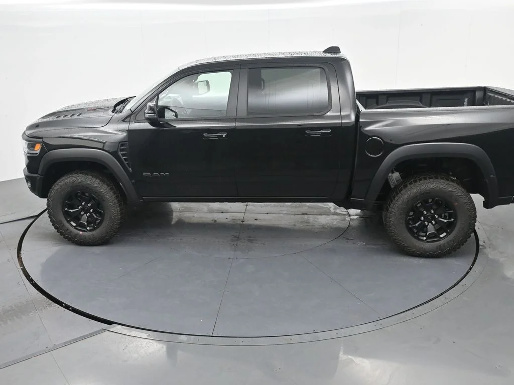 New 2026 Diamond Black Crystal Pearl-Coat Exterior Paint RAM RHO image 30