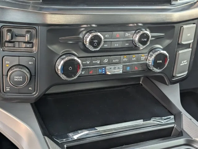 New 2027 Iconic Silver Metallic Ford F-250® Lariat® image 24
