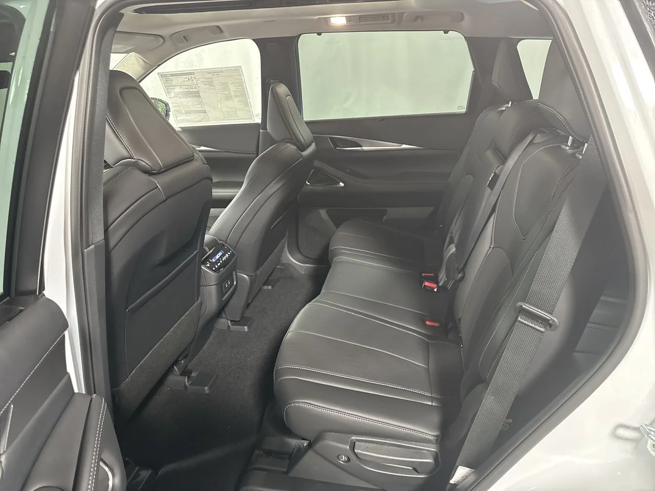Certified Used 2026 White INFINITI LUXE image 5