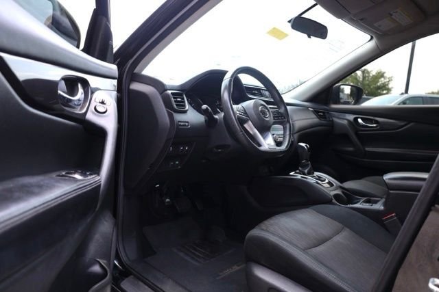 Used 2018 Magnetic Black Nissan SV image 15