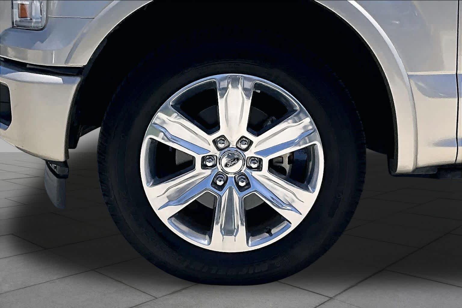Used 2017 White Gold Ford Platinum image 11