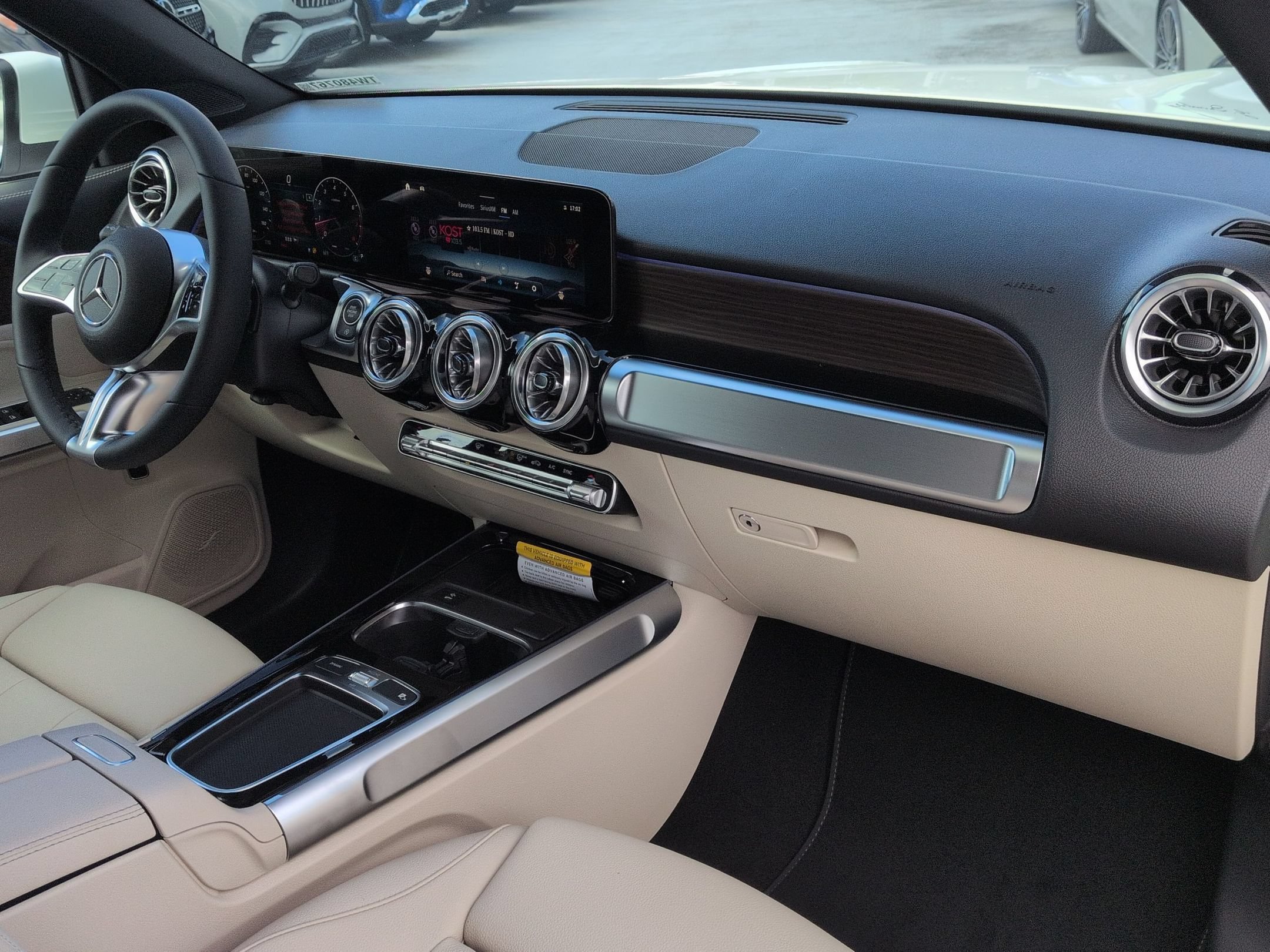 New 2026 Polar White Mercedes-Benz GLB 250 image 57